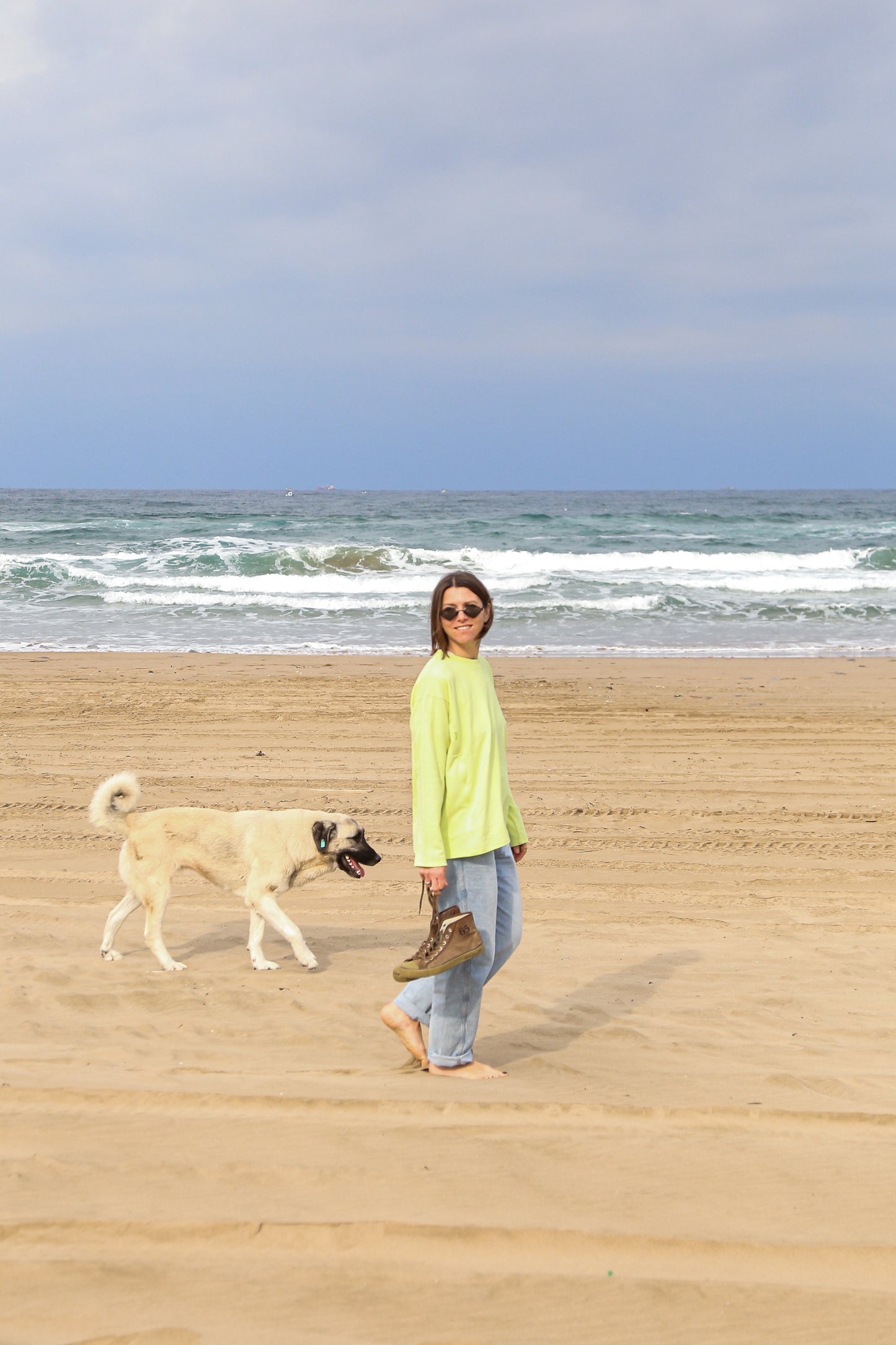 Lime - long sleeve with vertical zippers for easy breastfeeding experience.