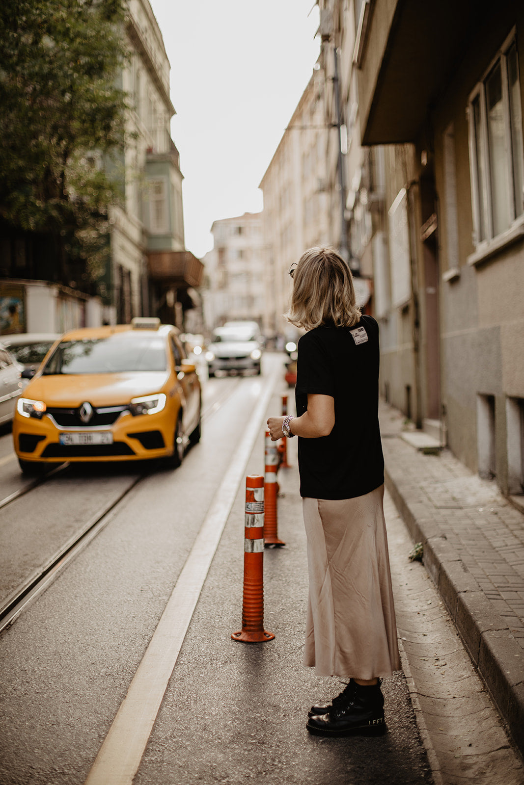 Siyah Emzirme Çitçitler Tişörtü